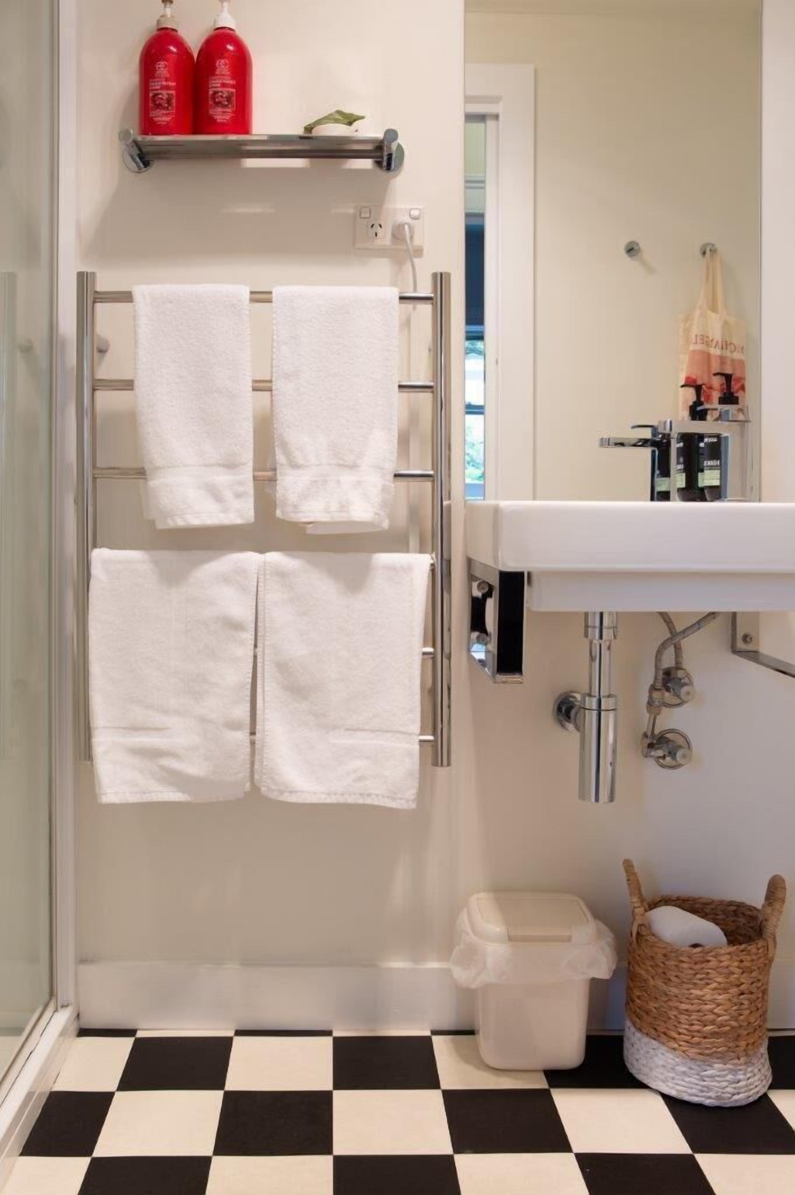 apartment, garden view | bathroom | hair dryer, towels