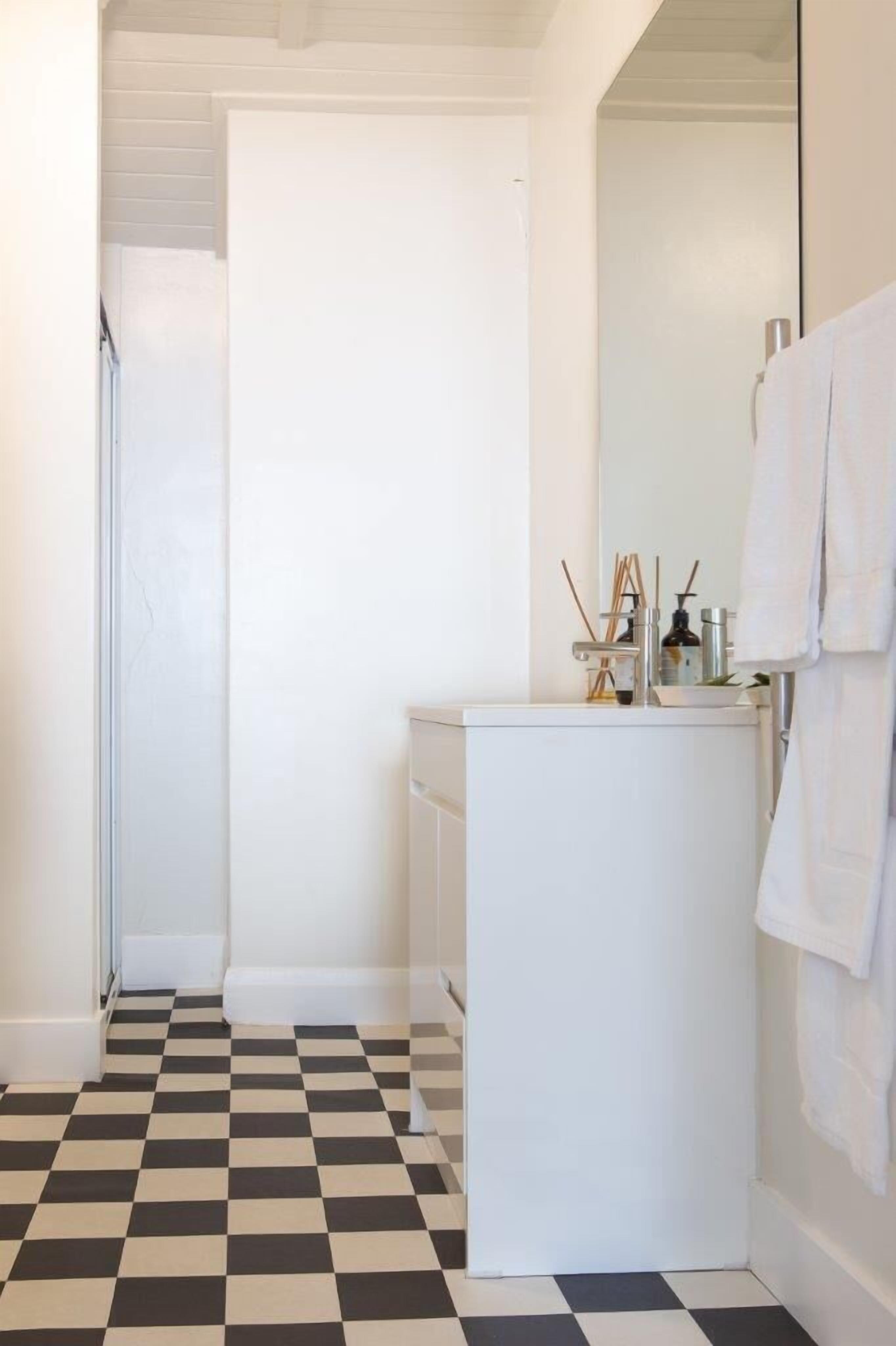 apartment, 2 bedrooms, river view | bathroom | hair dryer, towels