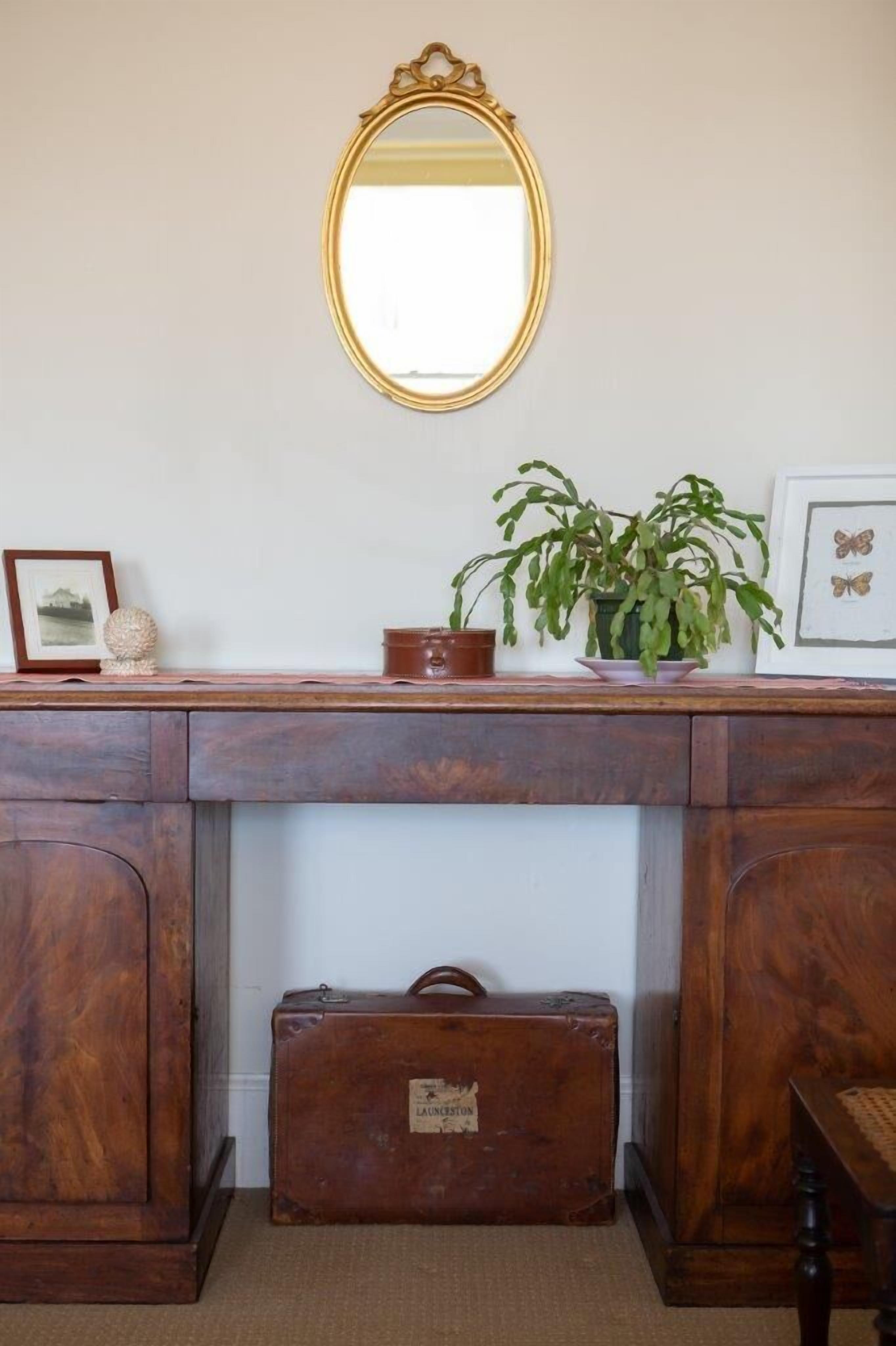 penthouse | living area | tv, dvd player