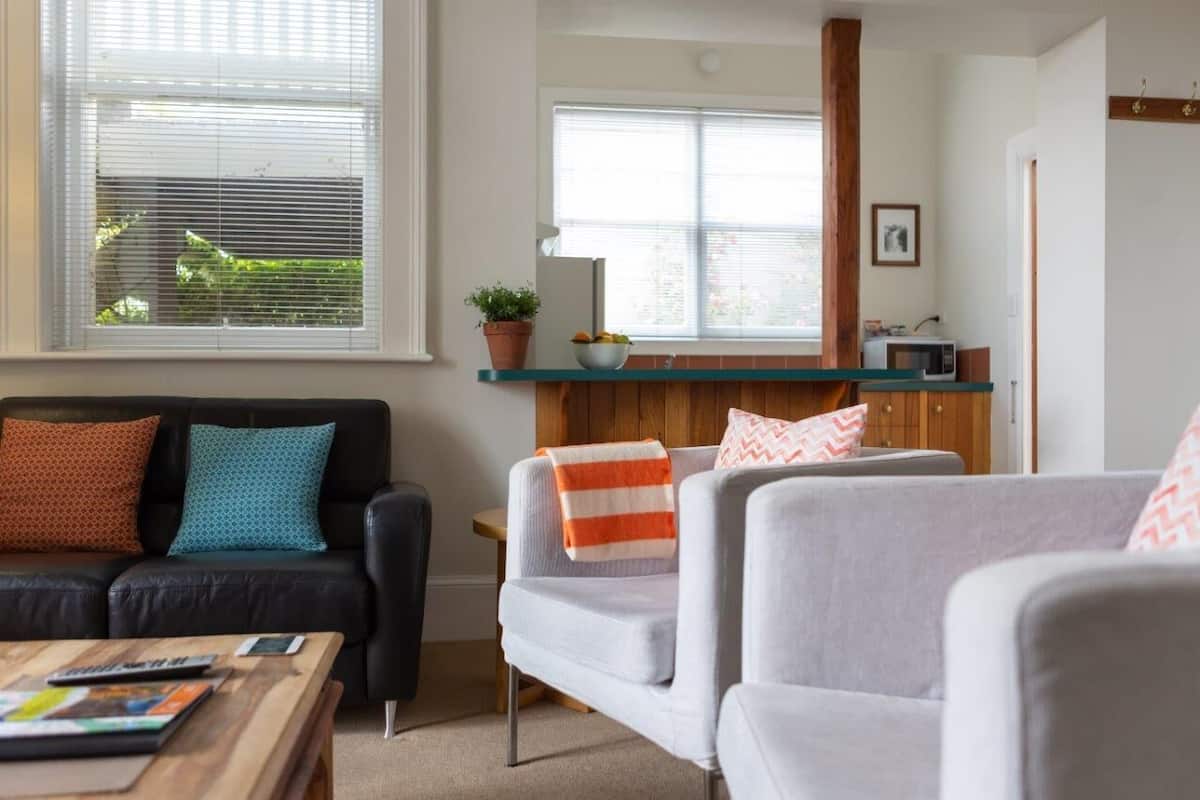 apartment, garden view | living room | tv, dvd player