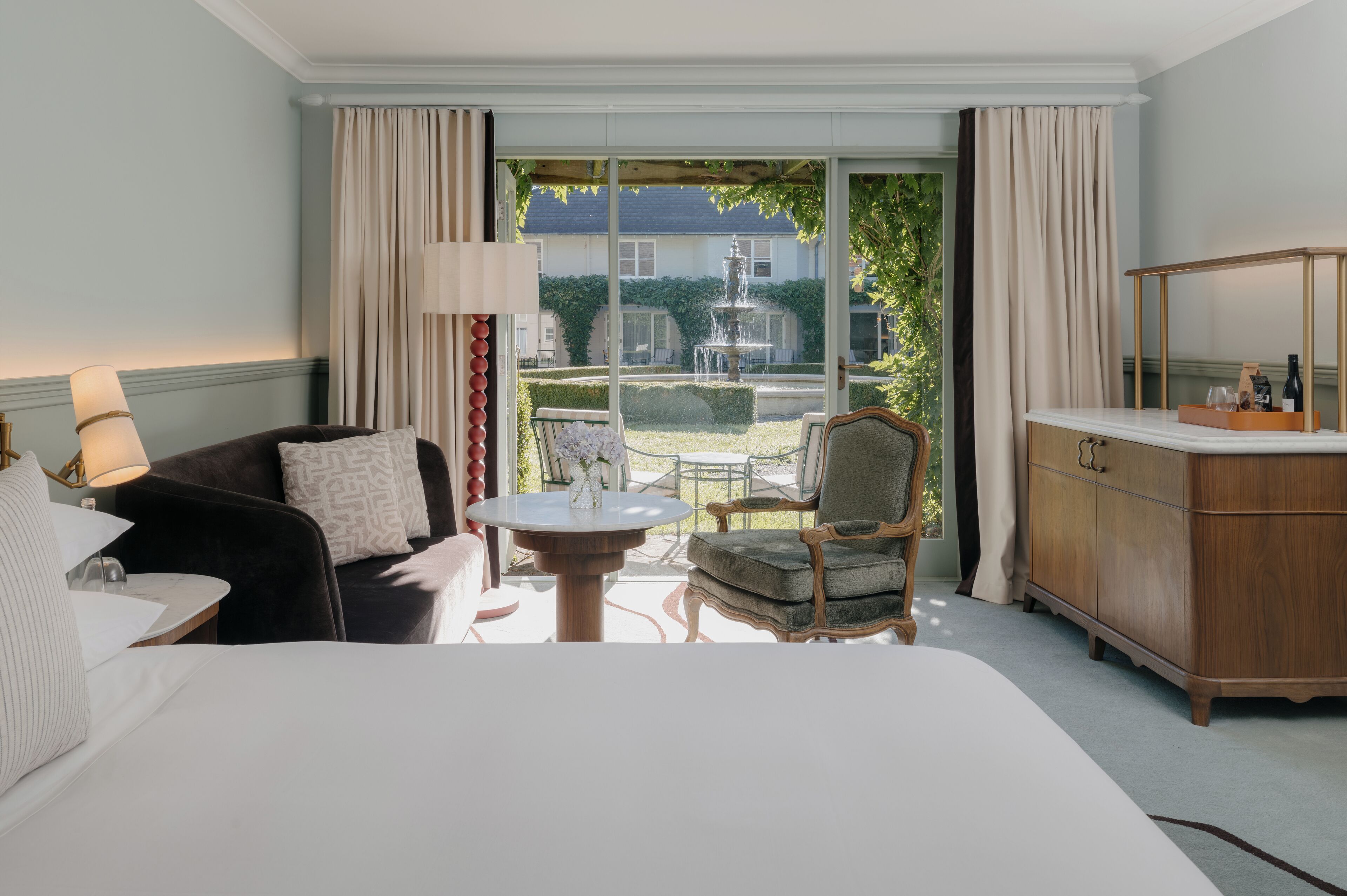 Iron/ironing board, free WiFi, bed sheets