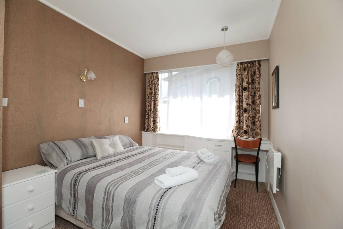 Standardzimmer, Nichtraucher, Gemeinschaftsbad (Double room) | Ausblick vom Zimmer