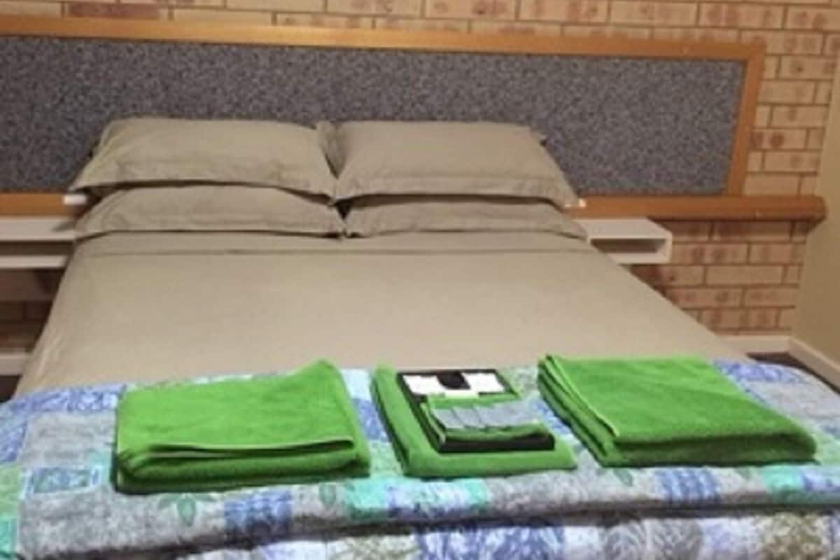 Standard Double Room | Desk, iron/ironing board (on request)