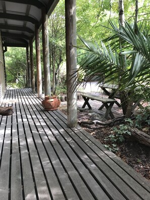 Garden Cottage 7 | Balcony - Ti-Tree Village (Ocean Grove)