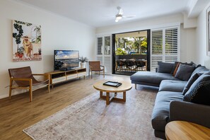 42-inch TV with digital channels, DVD player - The Bay Apartments (Scarness)