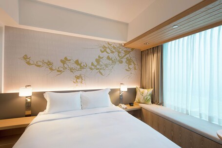 Hilton Garden Inn Singapore Serangoon - Image 10