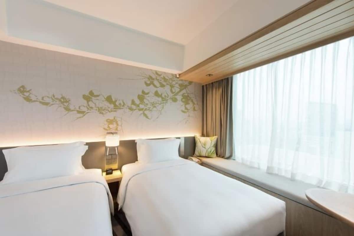 1 bedroom, in-room safe, desk, laptop workspace