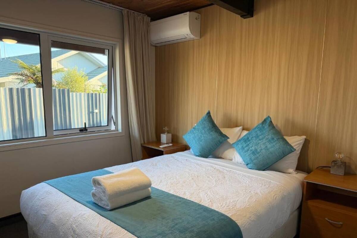 Apartment with Mountain View | 熨斗/熨衣板、免費無線上網、床單