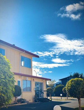 Front of property - Mountain View Motel, Taupo (Taupo)