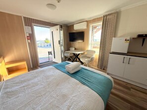 標準開放式客房, 非吸煙房, 簡易廚房 (Studio Unit) | 熨斗/熨衣板、免費無線上網、床單