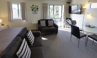 Premium bedding, soundproofing, iron/ironing board, free WiFi