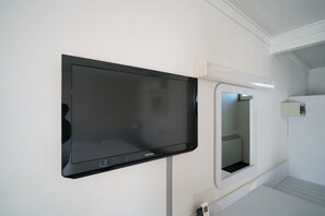 Caja de seguridad en la habitación, wifi gratis y ropa de cama 