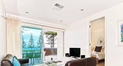 Breeze Beachfront Apartments