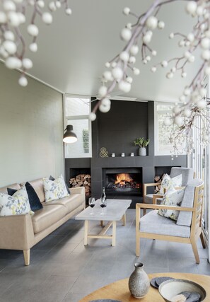 Breakfast, lunch and dinner served - Spicers Vineyards Estate (Pokolbin)