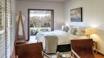 Premium bedding, minibar, in-room safe, desk