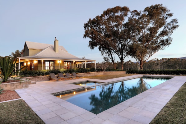 Deluxe House, Multiple Beds, Kitchen, Courtyard View | Premium bedding, minibar, in-room safe, desk