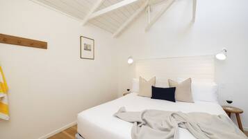 Premium bedding, minibar, in-room safe, soundproofing