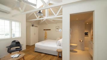 Premium bedding, minibar, in-room safe, soundproofing