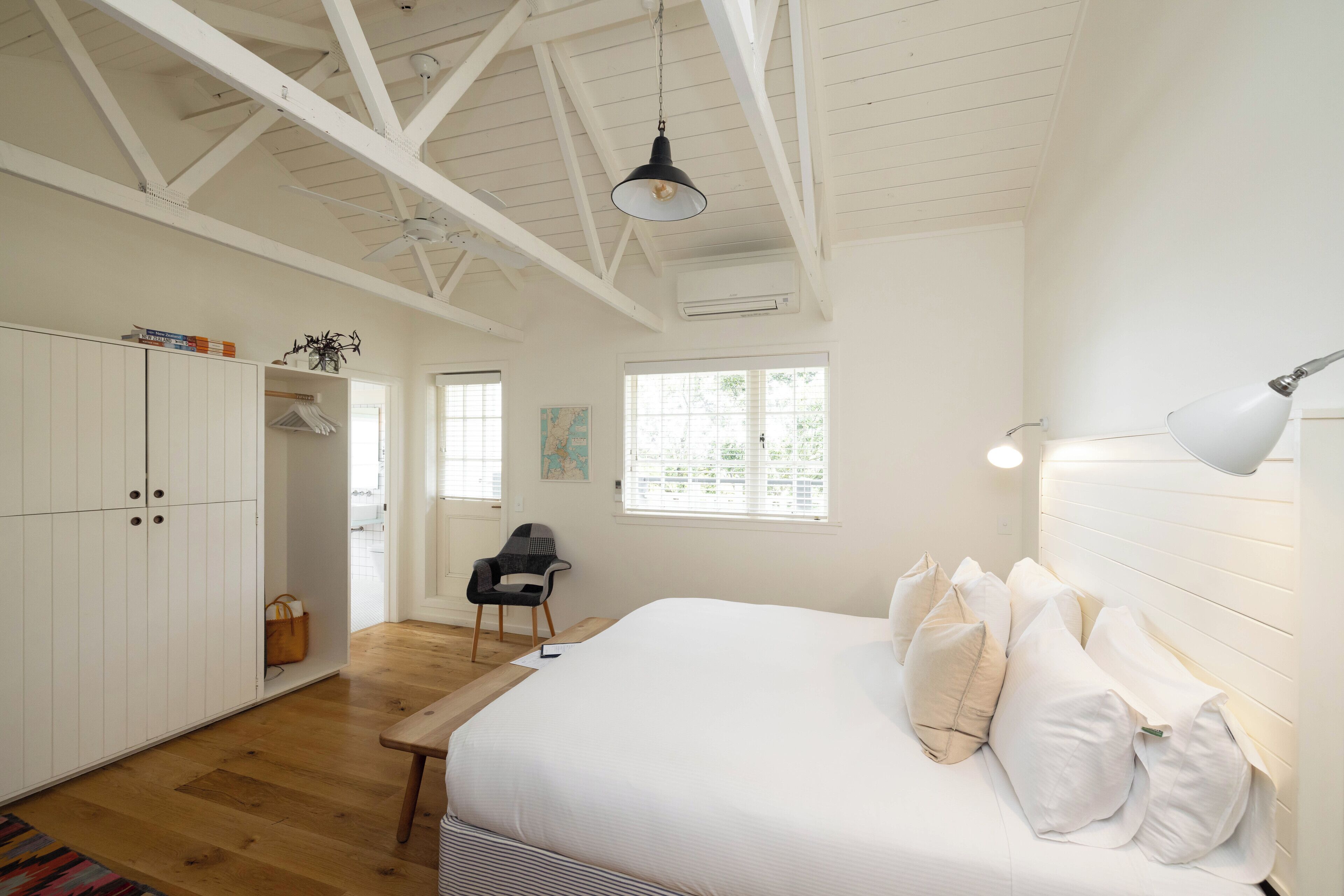 Standard Room, Non Smoking, Balcony (Room 1) - Wheelchair Access | Premium bedding, minibar, in-room safe, soundproofing