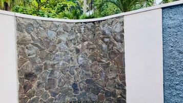 Haringin Villa | Bathroom | Shower, free toiletries, towels