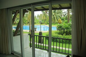 Superior Pool | Ausblick vom Zimmer