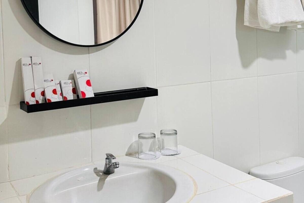 Biệt thự Premier (Nirwana) | Phòng tắm | Buồng tắm vòi sen, đồ dùng nhà tắm miễn phí, khăn tắm 