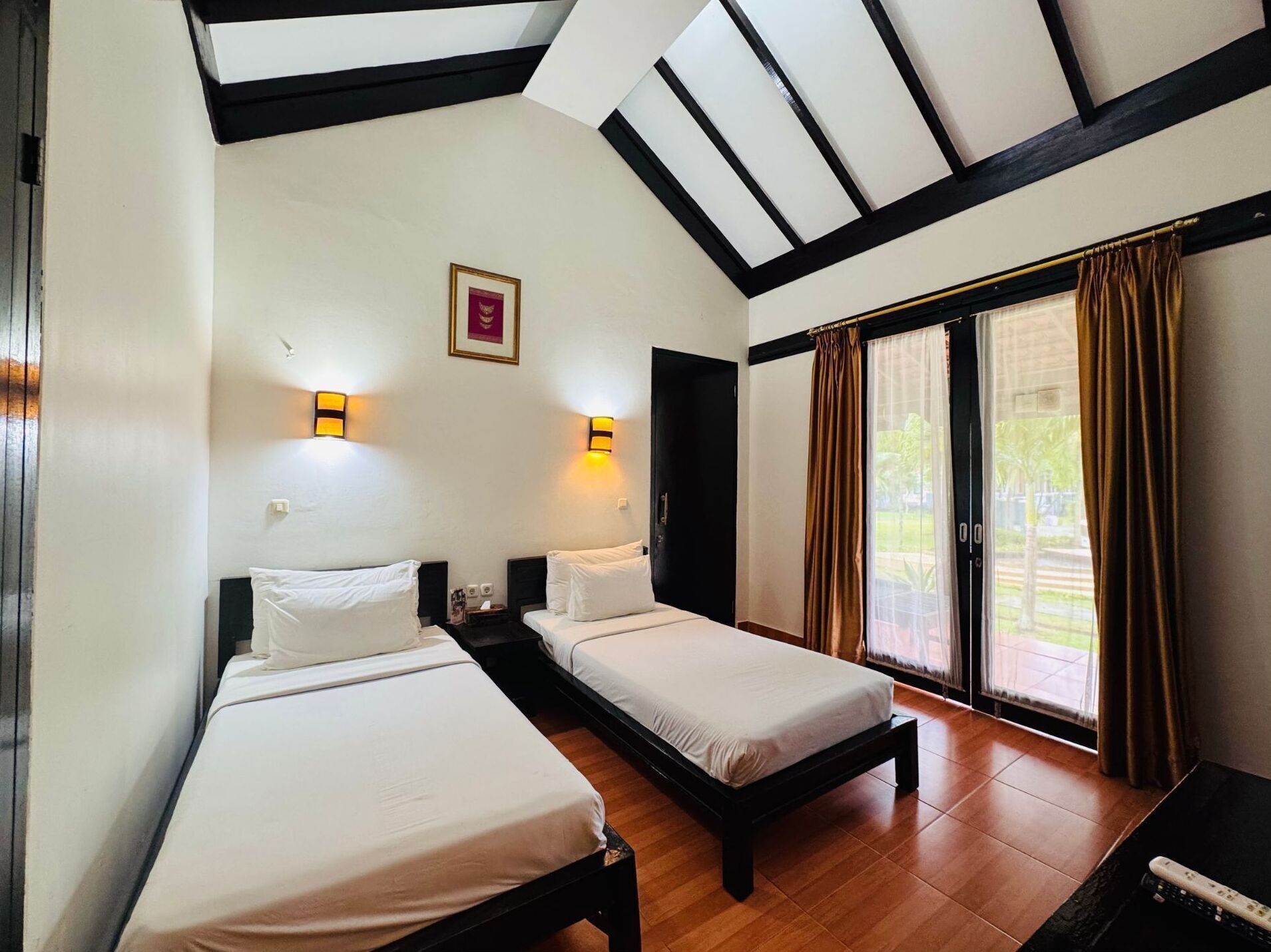 Kamer | Een minibar, een bureau, een laptopwerkplek, gratis wifi