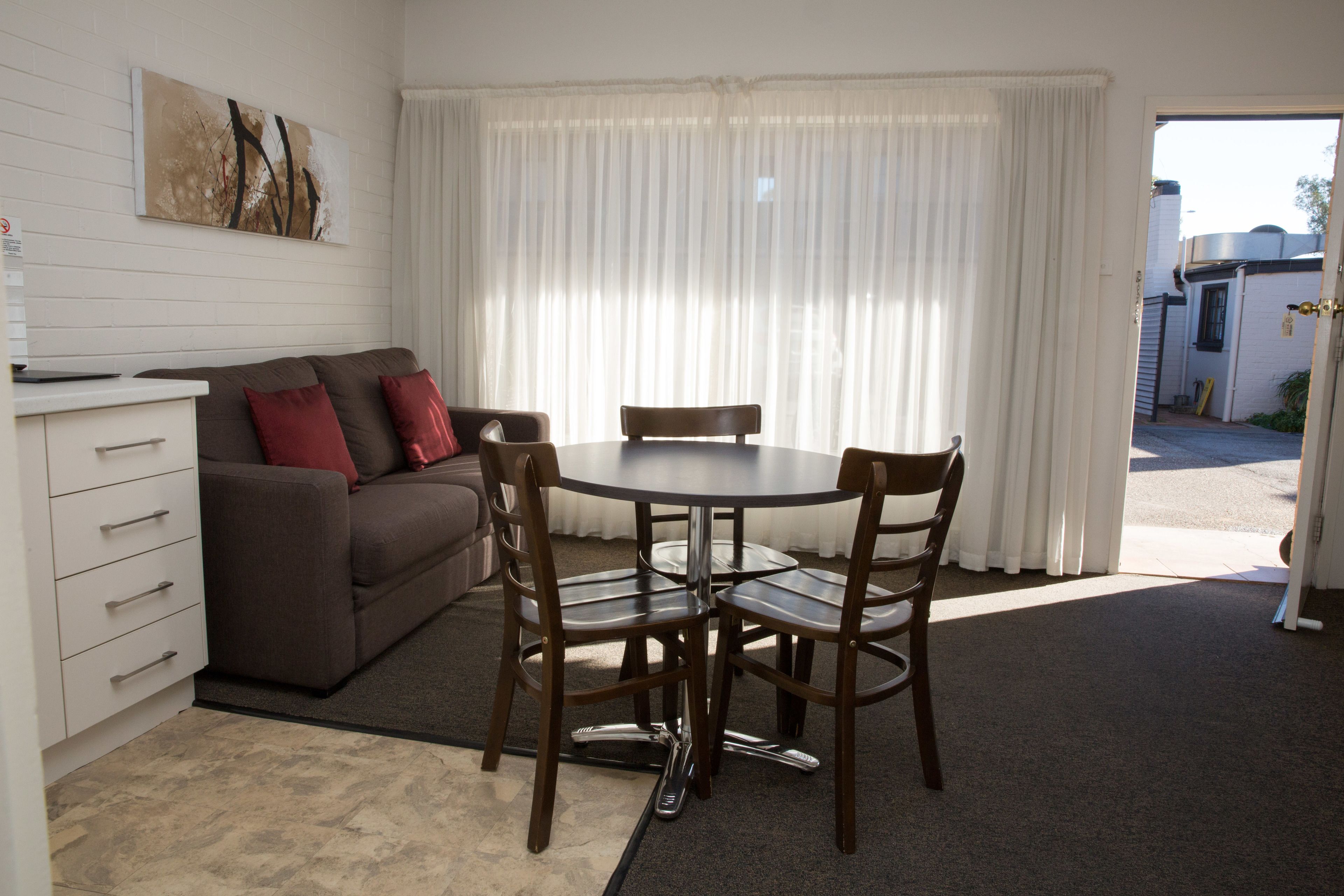 1 Bedroom Apartment