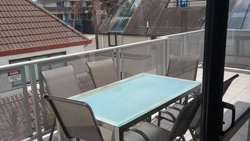 Superior Apartment, 3 Bedrooms, Non Smoking, Kitchen | Terrace/patio