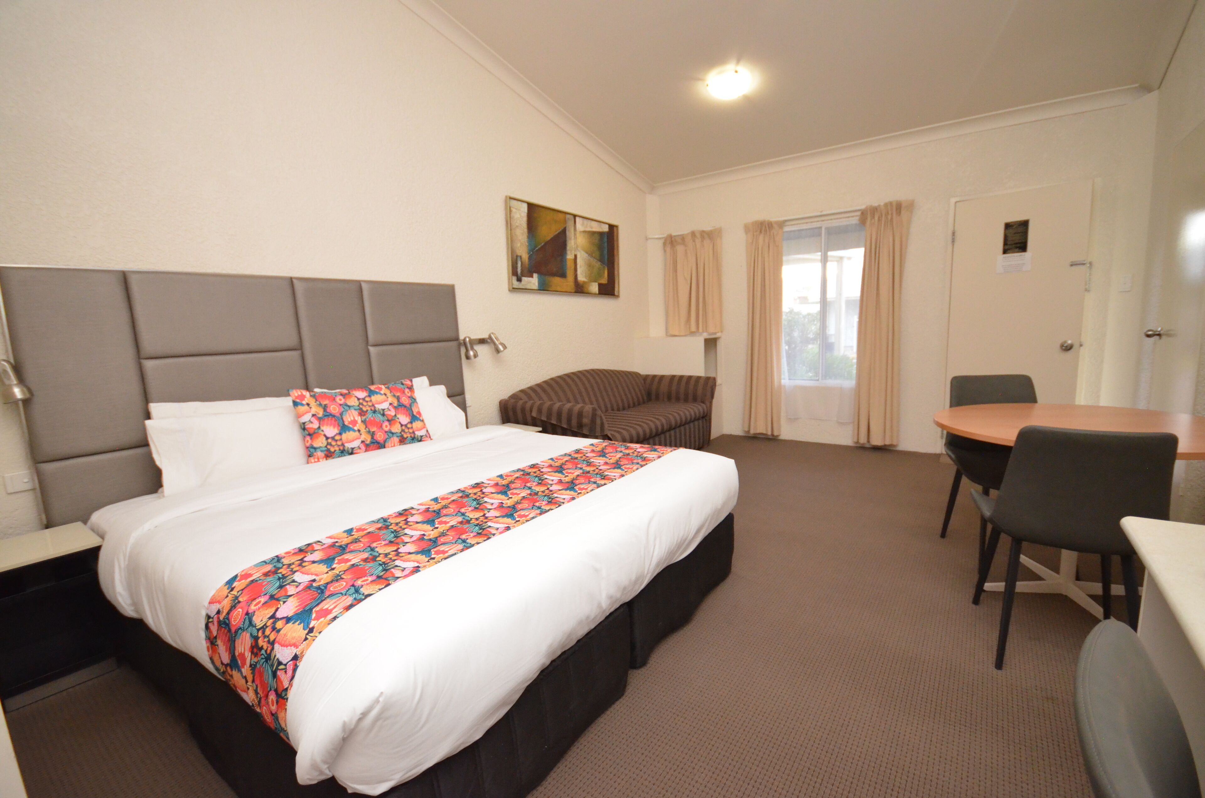 Egyptian cotton sheets, premium bedding, pillow-top beds, desk