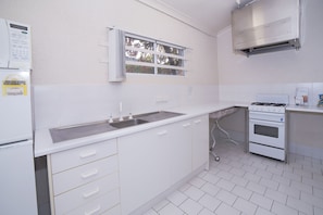 1 bedroom, Egyptian cotton sheets, premium bedding, pillowtop beds