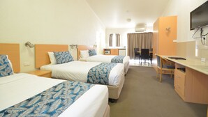 Kamar Keluarga, Bebas Asap Rokok, dapur kecil (Family Room 2) | Seprai katun Mesir, seprai premium, dan bantalan ekstra lembut