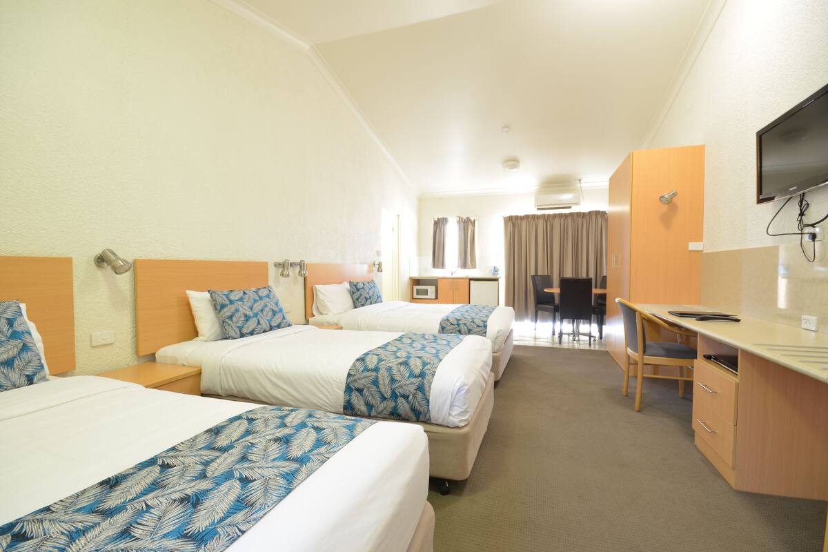 Kamar Keluarga, Bebas Asap Rokok, dapur kecil (Family Room 2) | Seprai katun Mesir, seprai premium, dan bantalan ekstra lembut