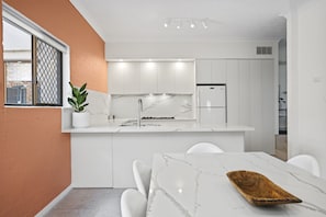 Superior Suite, 3 Bedrooms, Kitchen, Beach View | Private kitchen | Fridge, microwave, stovetop, coffee/tea maker - The Terraces (Byron Bay)