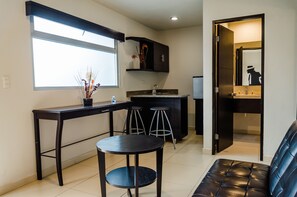 Suite, 1 King Bed