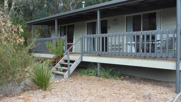 Standard Room, Non Smoking, Balcony (Banksia Cottage) | Balcony