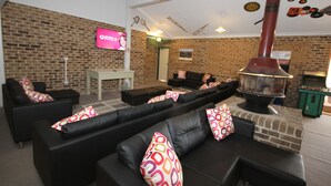 Interior - Acacia Snowy Motel (Jindabyne)