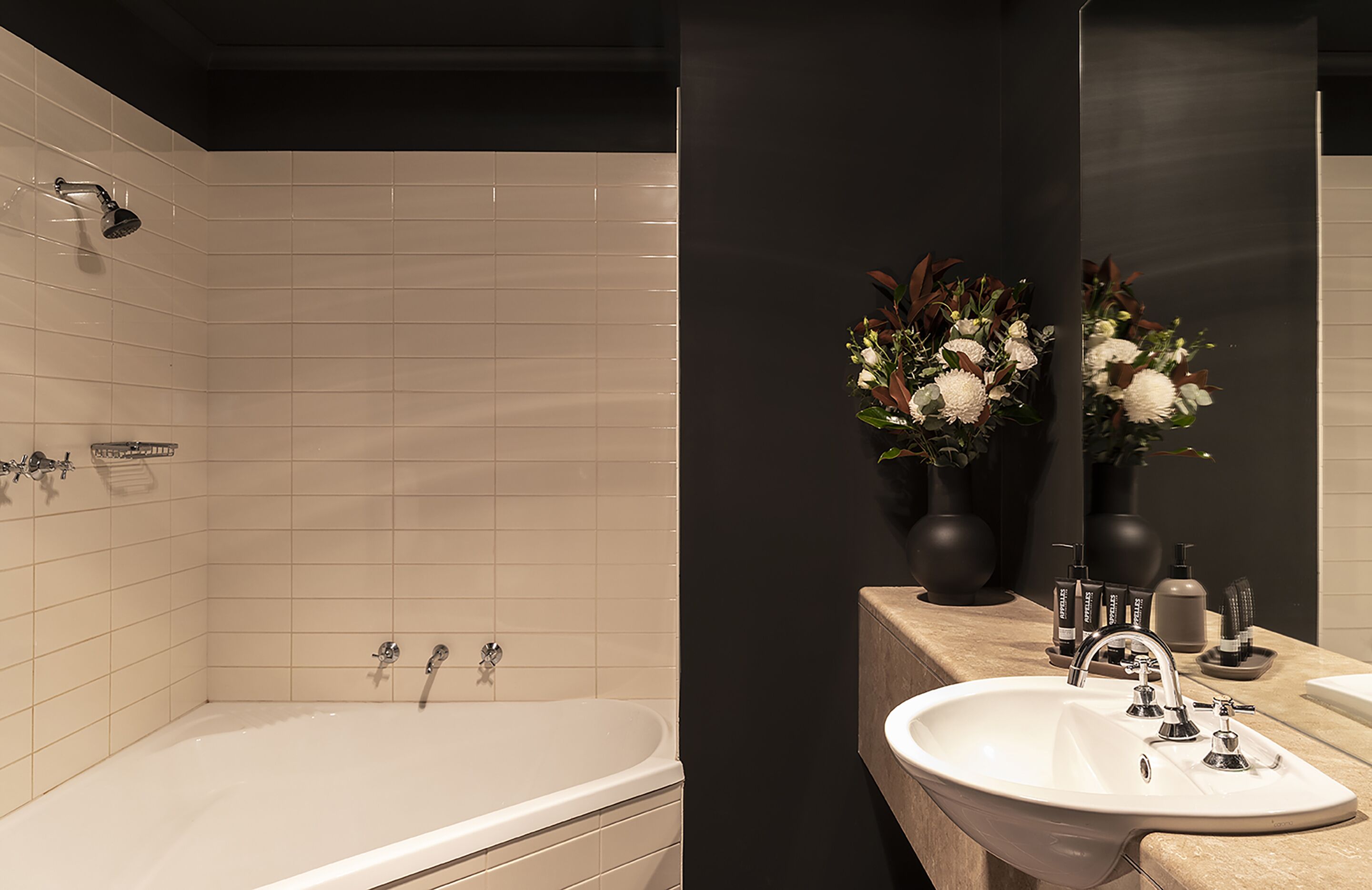 superior suite | bathroom | shower, free toiletries, hair dryer, towels