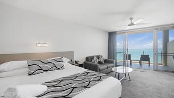 Deluxe Room, Balcony (Deluxe Suite)