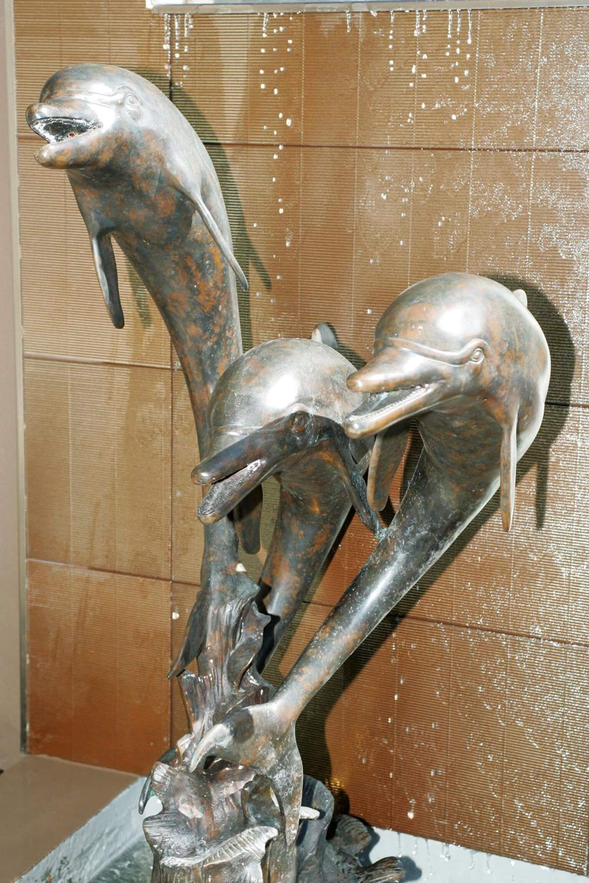 towels, soap, shampoo, toilet paper