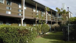 Property grounds - Mt Albert Motor Inn (Auckland)