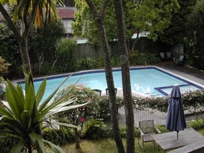 Outdoor pool - Mt Albert Motor Inn (Auckland)