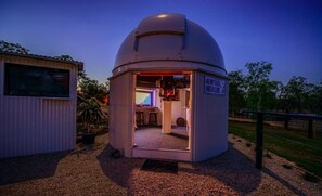 Exterior - Rubyvale Motel & Holiday Units - An Adults Only Getaway (Rubyvale)