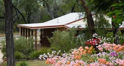 Rubyvale Motel & Holiday Units - An Adults Only Getaway