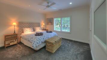 Standard Suite, 1 Bedroom, Non Smoking, Kitchen