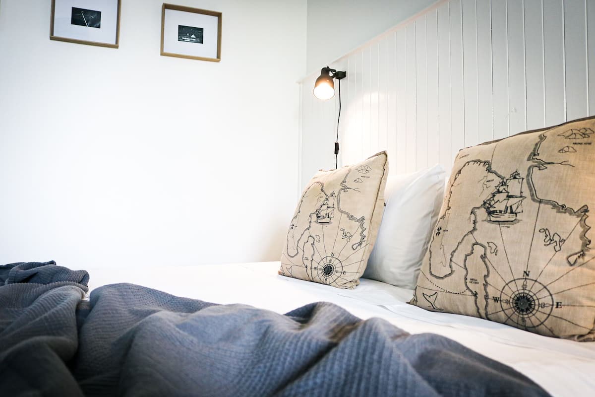 1 bedroom, individually decorated, bed sheets