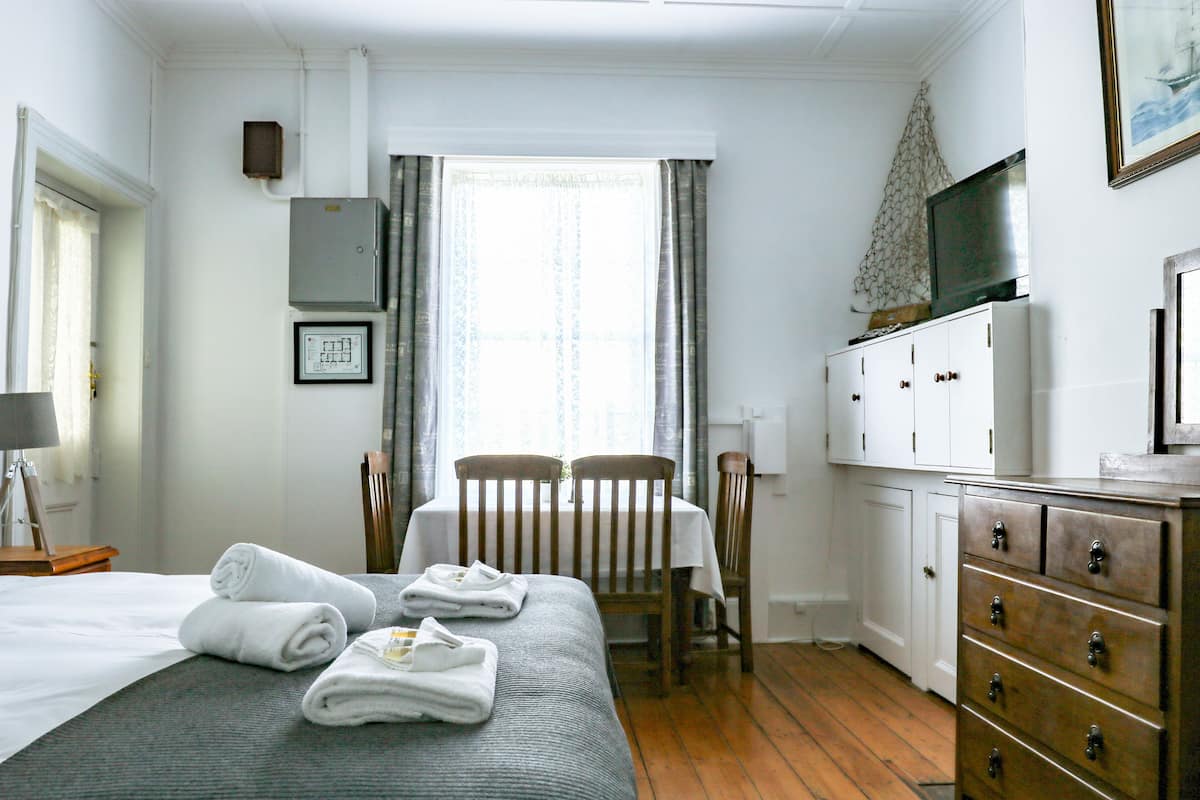 1 bedroom, individually decorated, bed sheets