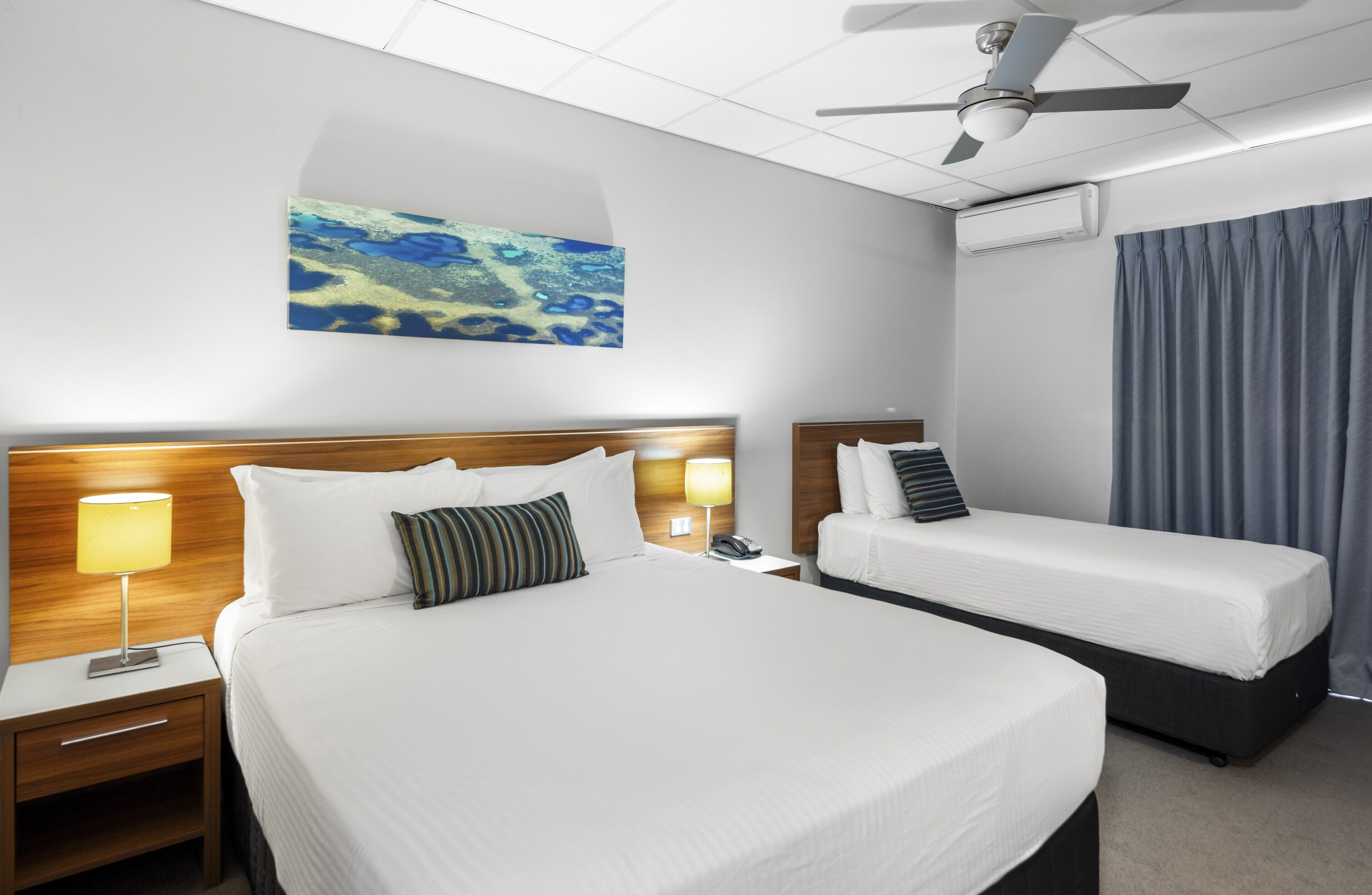 Tomannsrom – deluxe | Minibar, strykejern/-brett, wi-fi (inkludert) og sengetøy