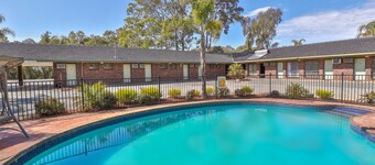 Two Rivers Motel