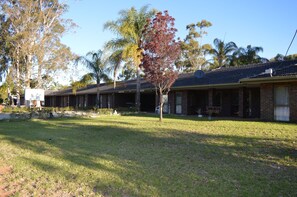Front of property - Two Rivers Motel (Wentworth)